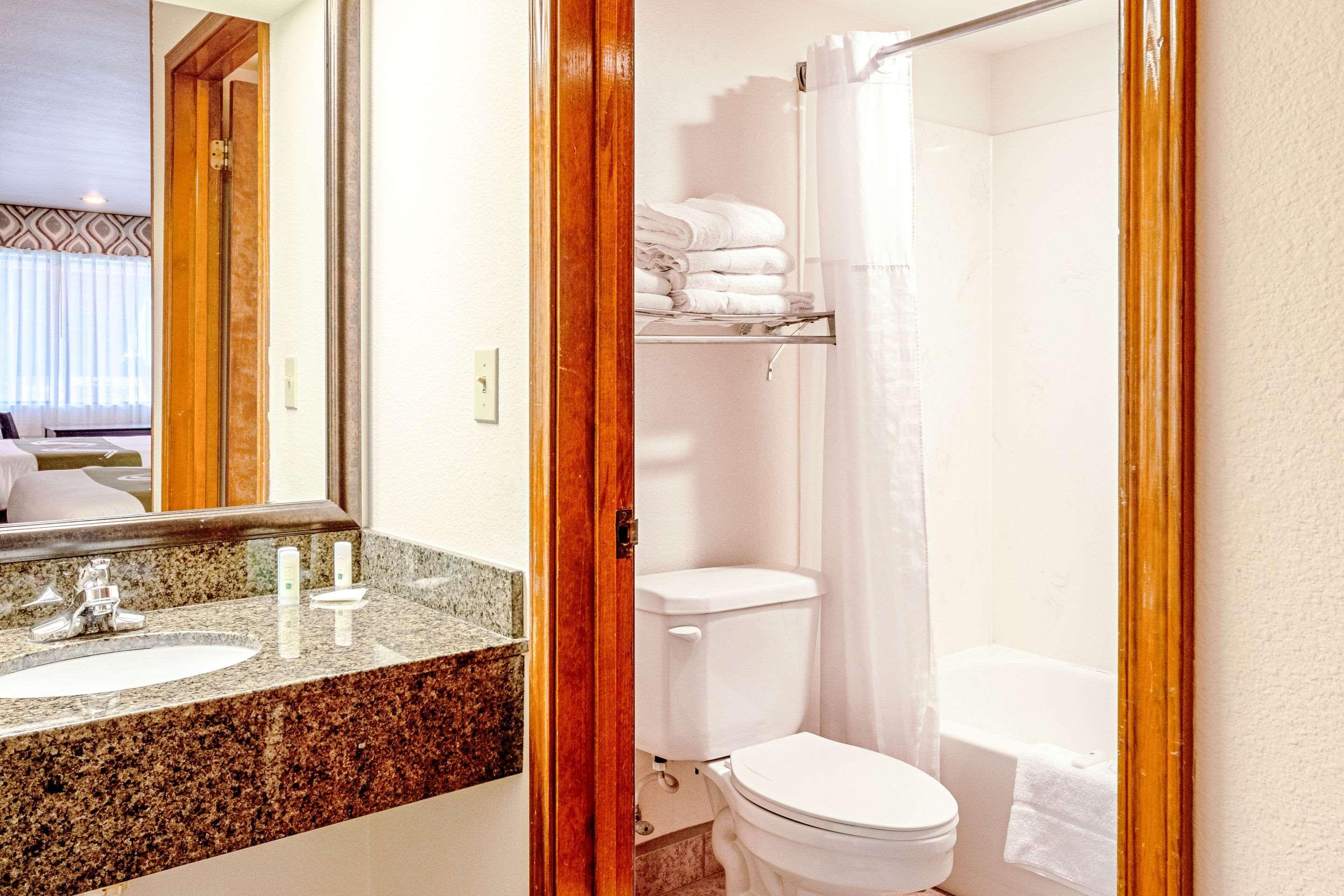 Quality Inn Three Rivers Buitenkant foto