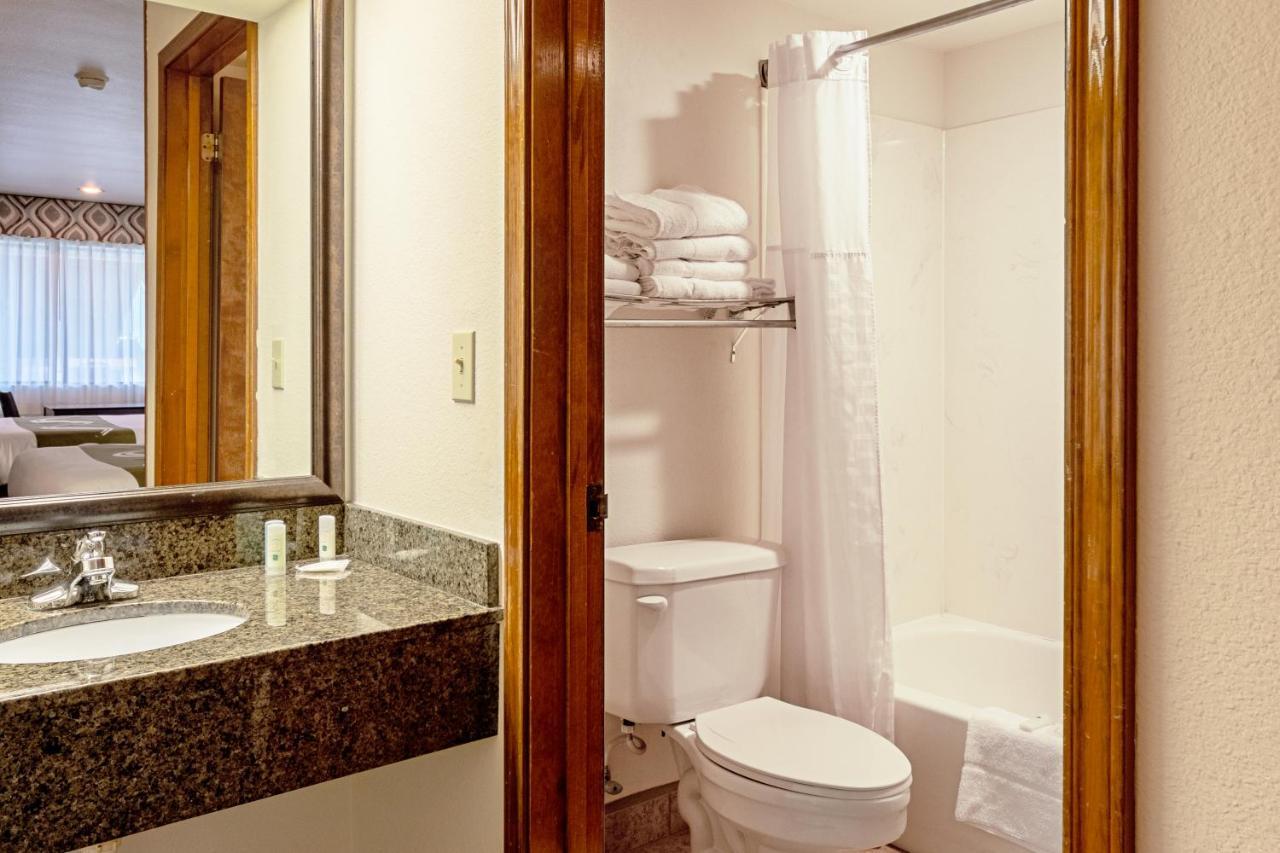 Quality Inn Three Rivers Buitenkant foto